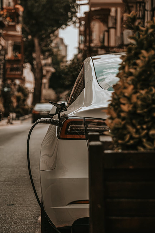 Tips Road Trip Antar Kota Pakai Mobil Listrik: Cara Merencanakan Titik Charging.